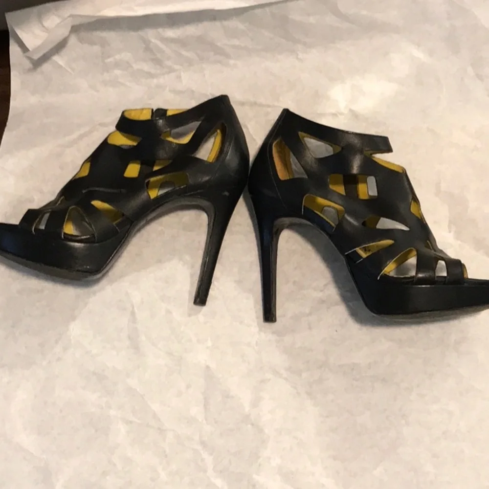 Pour La Victoire  Caged  Platform Genuine Black Leather Cage Style Heels